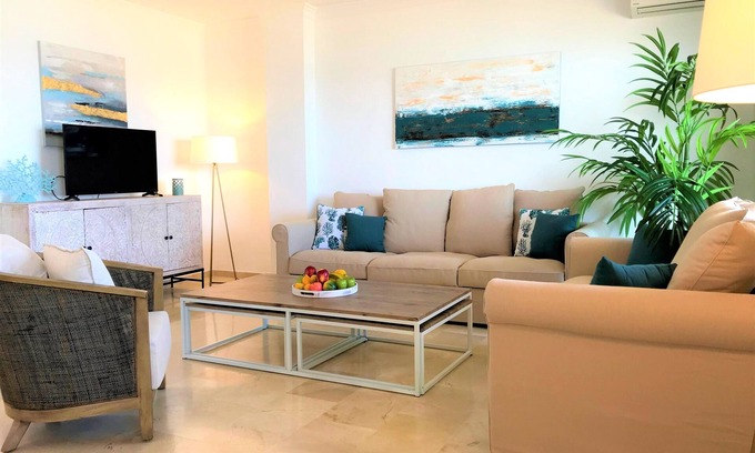 Buenas Noches Apartment | 3 bedrooms, 2.5 baths; 7 people; directly on the beach, frontal sea click