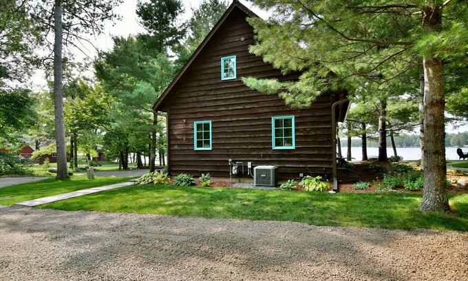 Hayward House | 3 BEDROOMS 2 BATHROOM SLEEPS 8