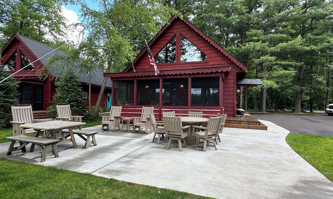 Hayward House | 3 BEDROOMS 2 BATHROOM SLEEPS 6