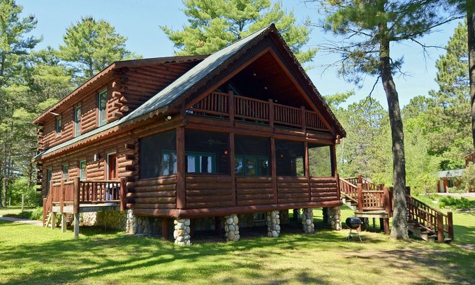 Hayward House | 3 BEDROOMS 2 BATHROOM SLEEPS 10