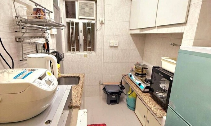 Yau Ma Tei Apartment | 3 Bedrooms apartment beside metro fit for big group /family near Temple Street