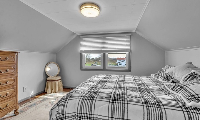 Ripley Apartment | 3 bedrooms Cape Cod at an award wining vineyard -nSparkling Ponds Winery