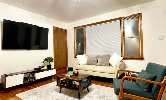 Altoona House | 3 bedrooms cozy ranch house