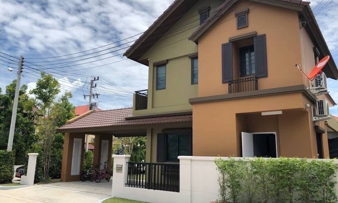 Cha-am House | 3 bedrooms house for 6-10 guests with 5mins walk to private beach
