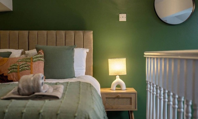 Rossendale House | 3 Beds | Free Parking | Stylish