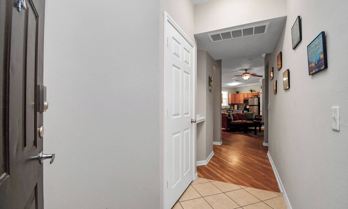 Woodlake - Briar Meadow Apartment | 3 Beds Hot Spot HTX W/Private Garage