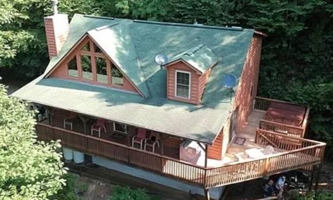 Maggie Valley Cabin | 3 BR 2 1/2 BA Log Home with Creekside View, Hot Tub, Game Room & Fire Pit!