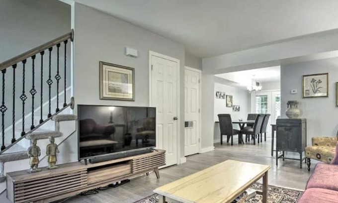 Southwest Raleigh House | 3 BR 2 BA, 10 min to downtown, Sleep Number king, steps to pool