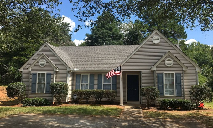 Central House | 3 BR 2 BA Home Conveniently Located 4 Miles from Clemson Campus
