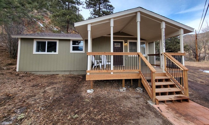 Green Mountain Falls House | 3 BR 2 Bath House *Mountain Views!