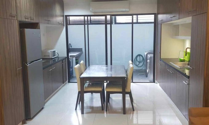 Marikina House | 3 BR, 3.5 BA Townhouse. Fully furnished w/parking