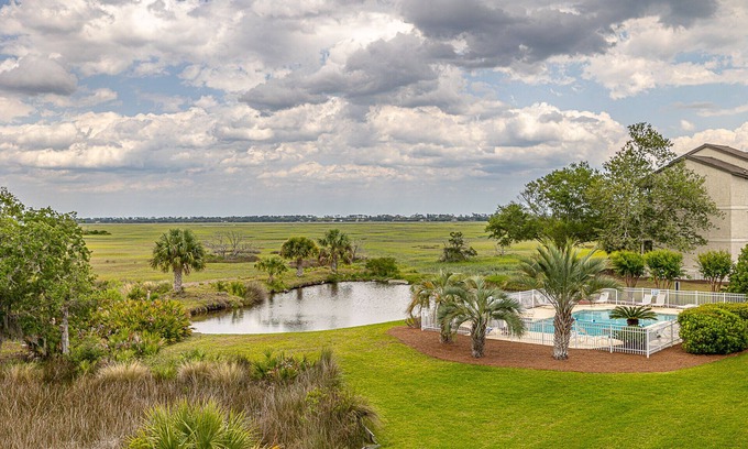 St. Simons Island Condo | 3 BR/3 BA Sea Palms Condo | Screened Porch