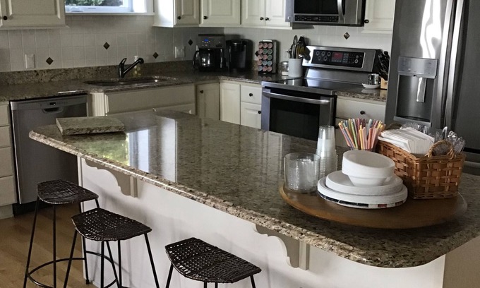 Geneva-on-the-Lake Condo | 3 BR/3Bath Lakefront condo-Sleeps 8 Beach level-indoor pool , private beach