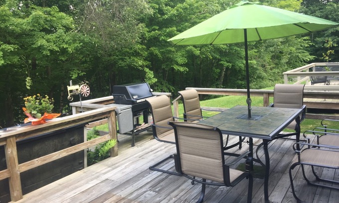 Lanesborough Condo | 3 BR+ 4level WINTER SKI RENTALn LOOKING 4 SEASONAL RENTERn 1 MILE OFF OF JIMINEY