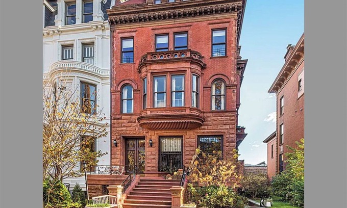 Clinton Hill Condo | 3 BR Apartment in a Beautiful Historic Mansion in Fort Greene with Backyard