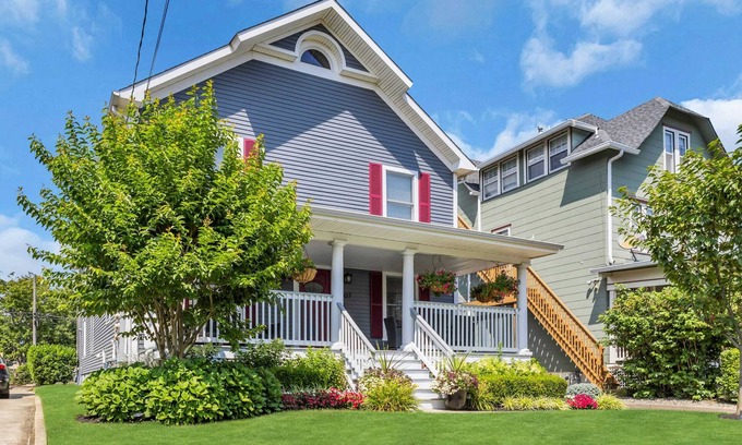 Asbury Park Apartment | 3 BR Apt, 2 Blks to Bch, Parking and Beach Passes!