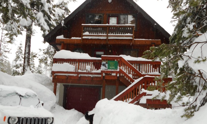 Kingvale Cabin | 3 BR+loft, fam. rm., 2 bth, lg deck, close to major ski areas, trails, history.