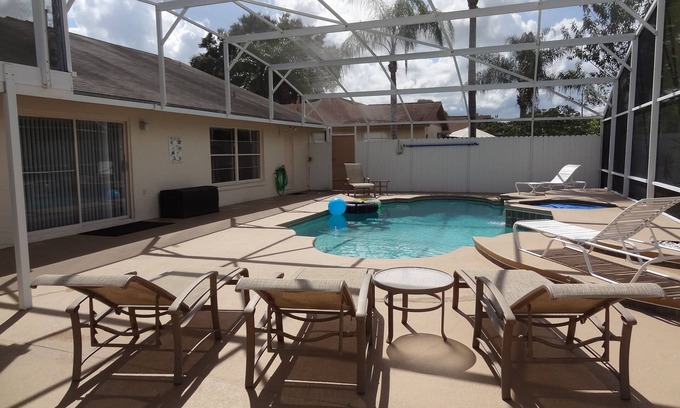 Indian Ridge House | 3 BR Private Pool Home 5miles from Disney - Free Pool + Spa Heat & Gas Grill