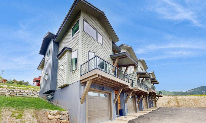 Crested Butte South House | 3 BR Townhome, Open Floor Plan, Mountain Views, and W/D