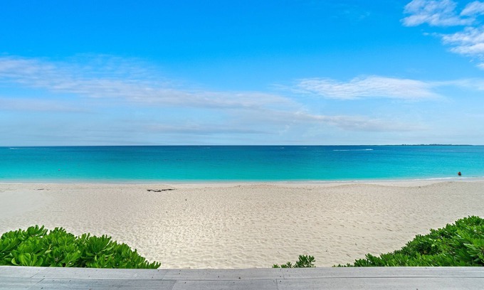 Paradise Island House | 3 BR Townhouse just steps away from World Famous Paradise Island beach