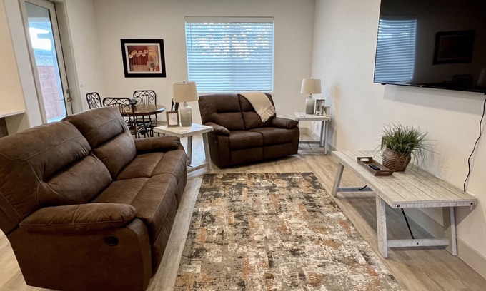 Washington County House | 3 BR Townhouse w/View/Private Patio in Santa Clara/Heated Pool/EV Friendly