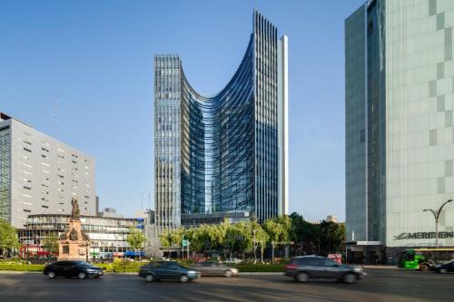 Cuauhtemoc Apartment | 3 BR Upscale Art House Reforma Avenue