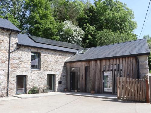 Buckfastleigh House | 3 Caddaford Barns