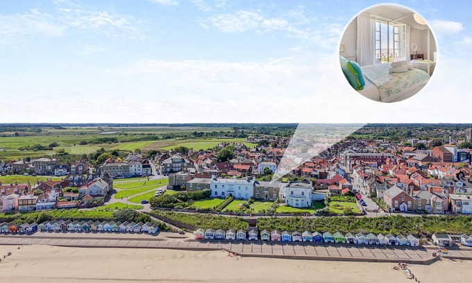 Southwold House | 3 Centre Cliff - Five Bedroom House, Sleeps 12