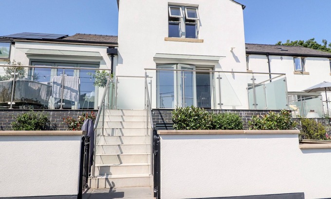 Hurst Green Cottage | 3 CLOUGH COTTAGES, pet friendly, with a garden in Hurst Green