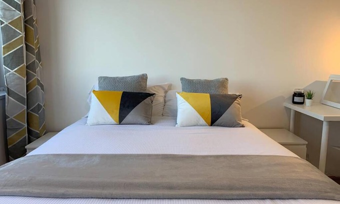Chaucer Apartment | 3 Double BDR Flat 6 min walk to Borough Station