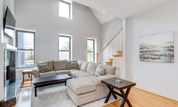 Pulaski Park Apartment | 3 Flat Building Downtown - With Private Patios