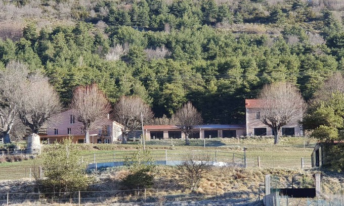 Seranon House | 3* furnished apartment with indoor pool access in a stud farm in the Grasse highlands