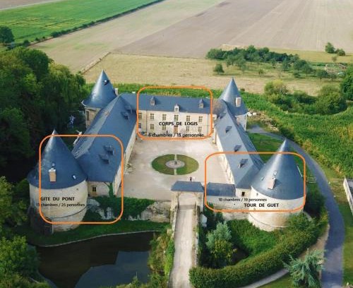Charbogne House | 3 Gîtes avec piscine au Château de Charbogne