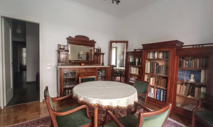 Athens City Centre Apartment | 3-Generations Athenian home at the foot of the Acropolis hill in Athen"s center