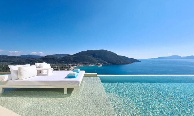 Vassiliki Villa | 3* Get a 10%-25% discount,LESS THAN NORMAL! Independent Villa With Private Pool.