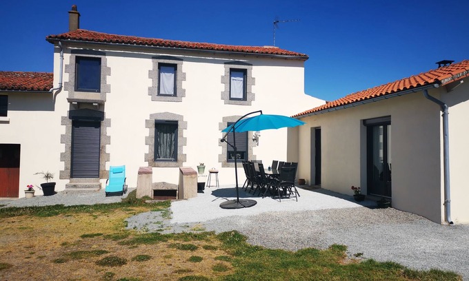 Menomblet Bed & Breakfast | 3 guest rooms, 20mn from puy du fou