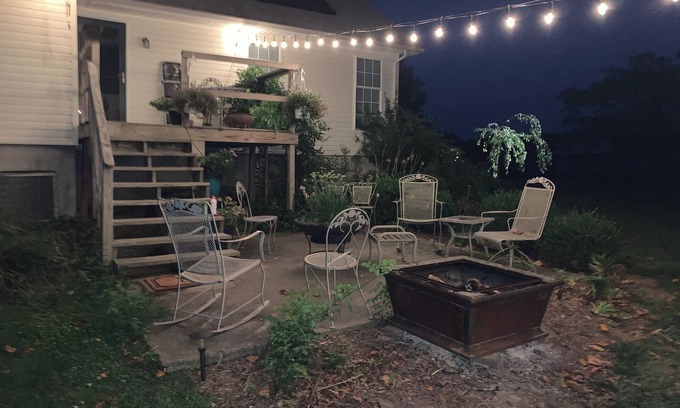 Milford Bed & Breakfast | 3 guestrooms with attached and shared bath