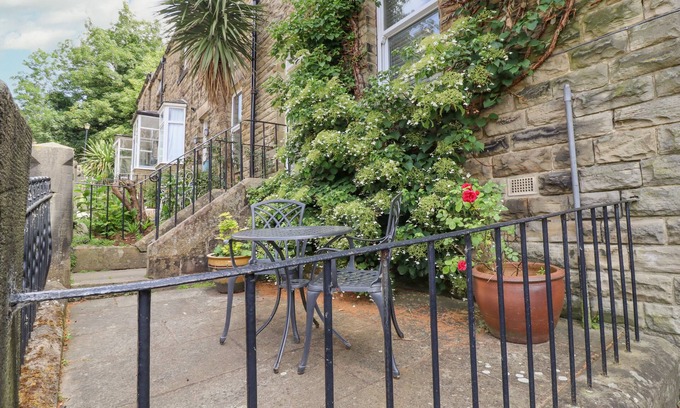 Pateley Bridge Cottage | 3 HAMILTON TERRACE, pet friendly, with a garden in Pateley Bridge