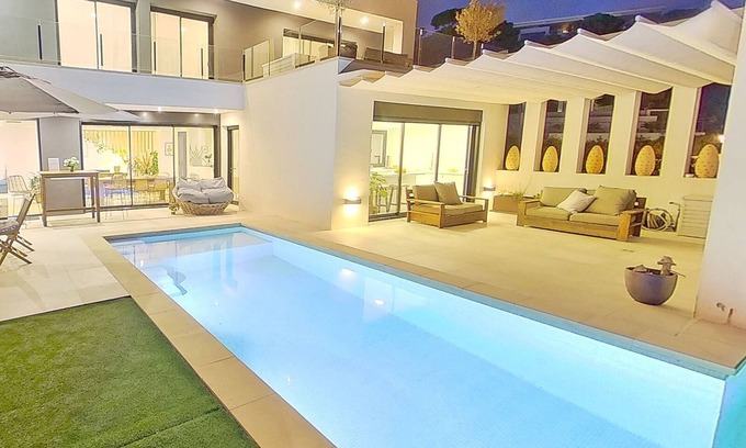 Mataro House | 3 HERMANAS PREMIUM HABITAT