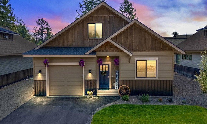 McCall House | 3 King Bedrooms, Hot tub, Arcades, Firepit