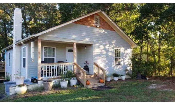 Lawrenceville House | 3 Kings, 70” 4k TV Renovated Ranch 1920 in downtown Lawrenceville! 30 min to ATL