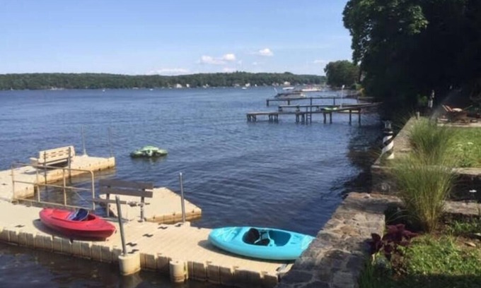 Lakeside House | 3 Lake Cottages , Waterfront for 25 Guests