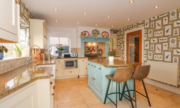 Crewe House | 3 LANE END COURT, pet friendly, with open fire in Shavington