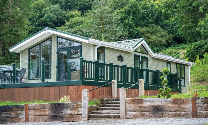Llanddowror Apartment | 3 Manor Lodge - 2 Bedroom Lodge - Pendine