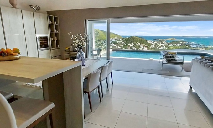 Bellevue Villa | 3 bedroom Villa La Casa del Jefe offers a 180° view from Orient Bay/Grand Case