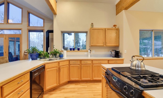 Black Hawk House | 3 Mi to Casinos: Home w/Hot Tub in Black Hawk!