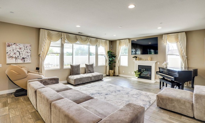 Southwest Anaheim House | 3 Mi to Disneyland: Home w/Hot Tub + Game Room