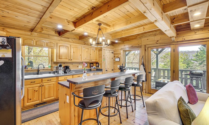 Clayton Cottage | 3 Mi to Dtwn Clayton: Cabin w/Trail Access!