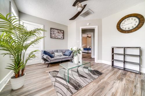 Clifton Heights Apartment | 3 Mi to Dtwn Cozy Apt with Yard in Louisville!
