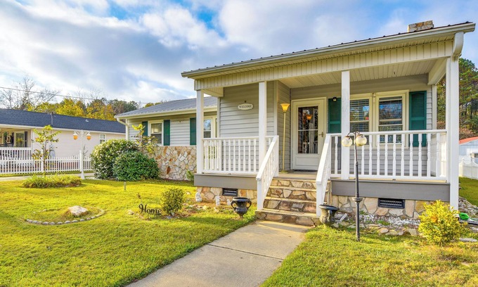 Sanford House | 3 Mi to Dtwn: Family-Friendly Sanford Home